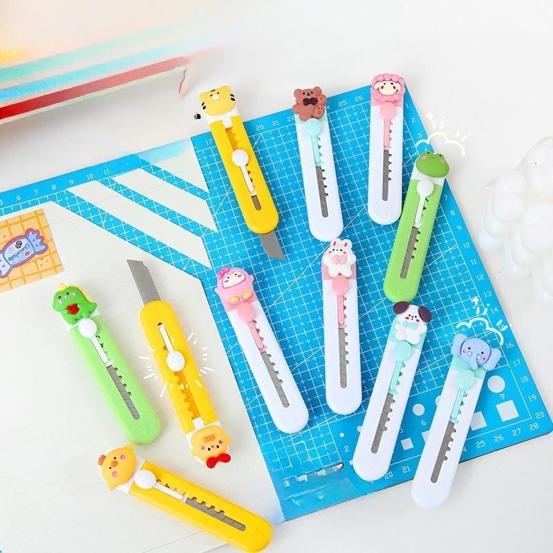 

RINEFE (CUT05) Cutter Mini Sanrio Kuromi Melody Berbentuk Gantungan Anak sekolah Travelling/Pisau Mini Import