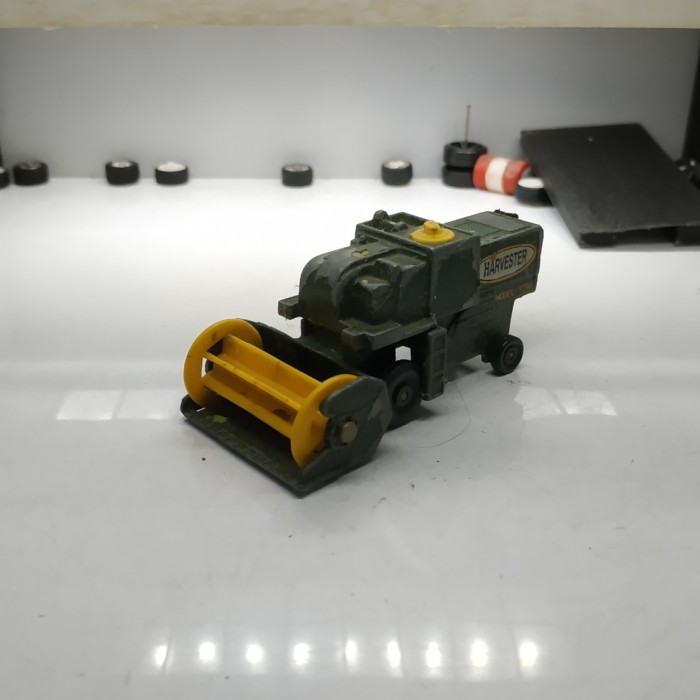 matchbox combine harvester  loose junk -SK89