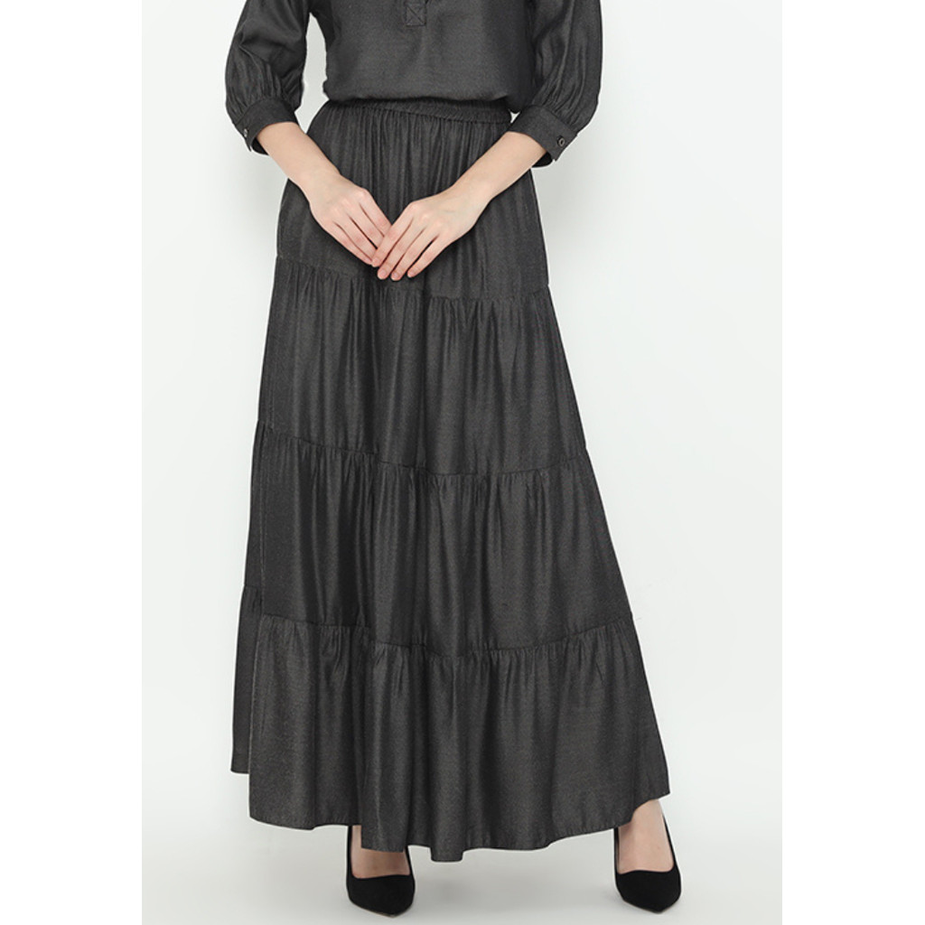 Denim Skirt In Black By Brilliant Girl