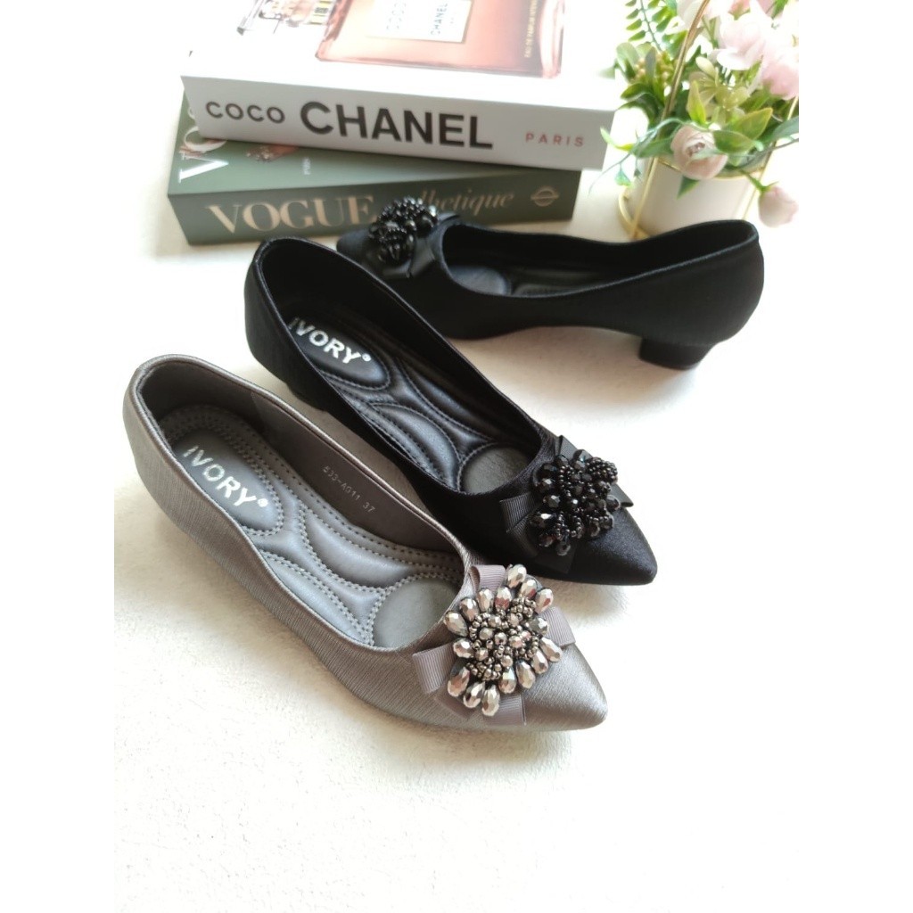 UKURAN SIZE 37 38 39 40 41 42 43 44 45 / Ivory Sepatu Hak Wanita Jumbo Fashion B533-AG11 Hitam