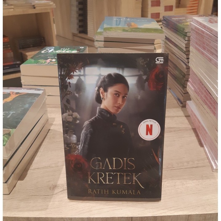 Terlaris ✨ -Buku Novel Gadis Kretek By Ratih Kumala - Cover Biru