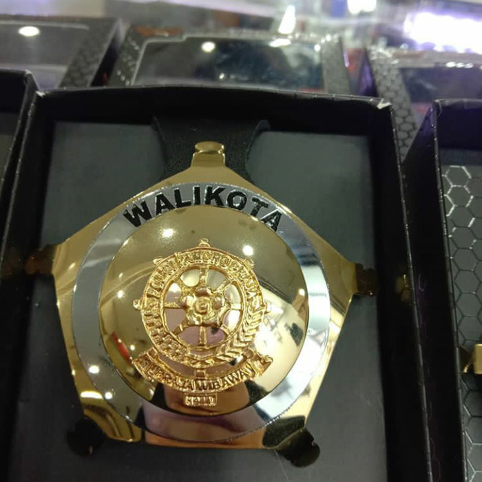 

Tanda Jabatan Pol PP (walikota)