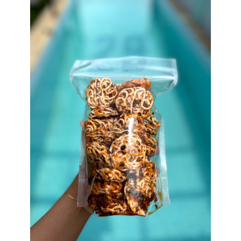 

ACEH. UNO130707 KERUPUK SEBLAK RAFAEL PEDAS DAUN JERUK BERAT 250GR