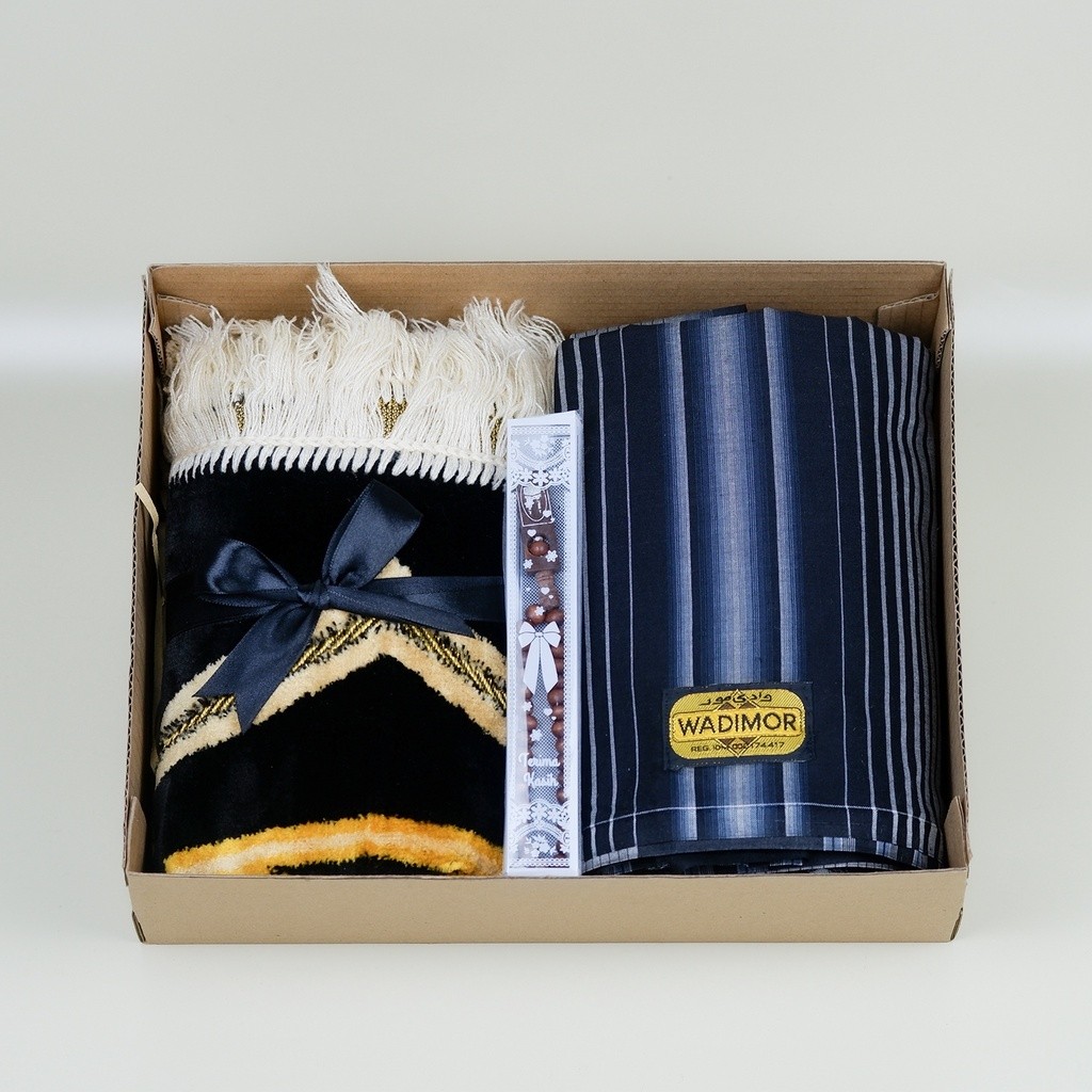 

Hampers Lebaran Sarung Wadimor + Sajadah Premium Black/ langsung proses