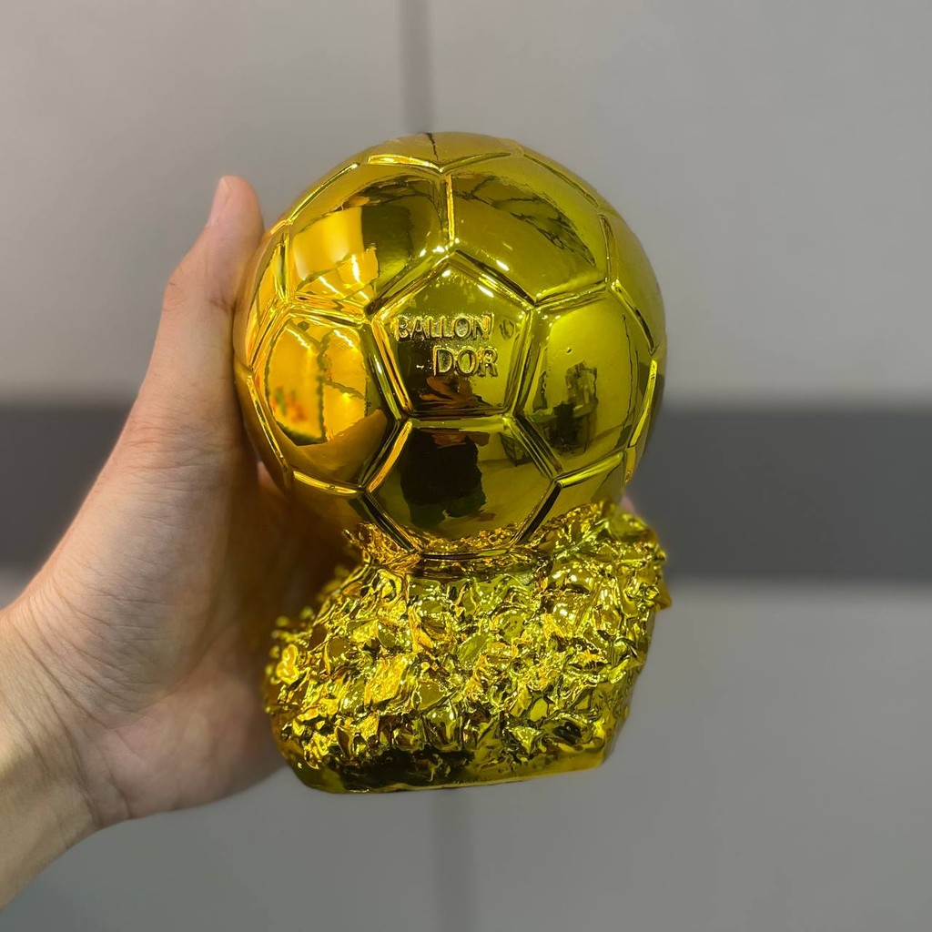 Miniatur Replika Trofi Ballon D’Or 15cm Piala Koleksi Penghargaan Hadiah Collection Hobby Ballon Dor