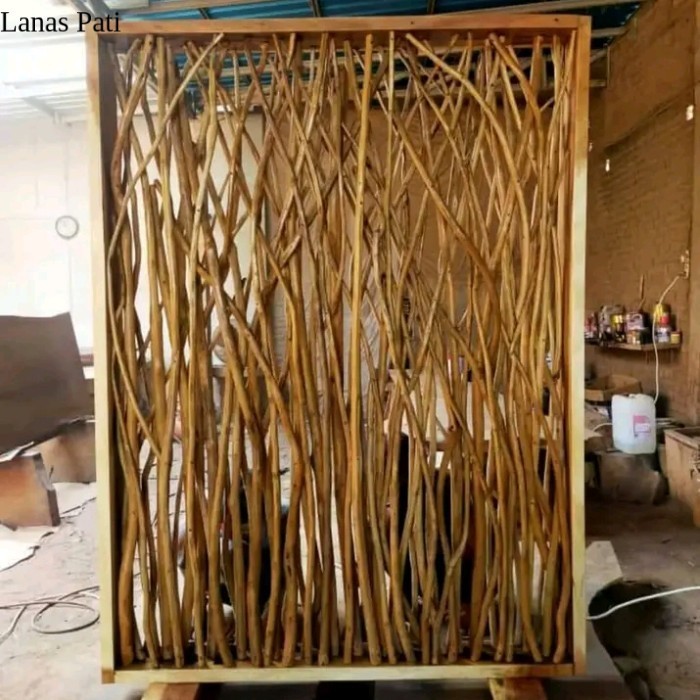 

Partisi atau Pembatas Ruangan Unik Ranting Kayu Jati Custom Bapak Handy di Surabaya XD5