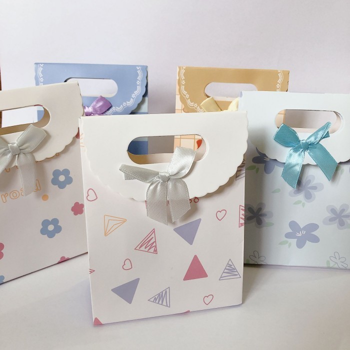 

Tas Hadiah Paperbag Goodie Bag Lucu Mini Pita Tutup - XS