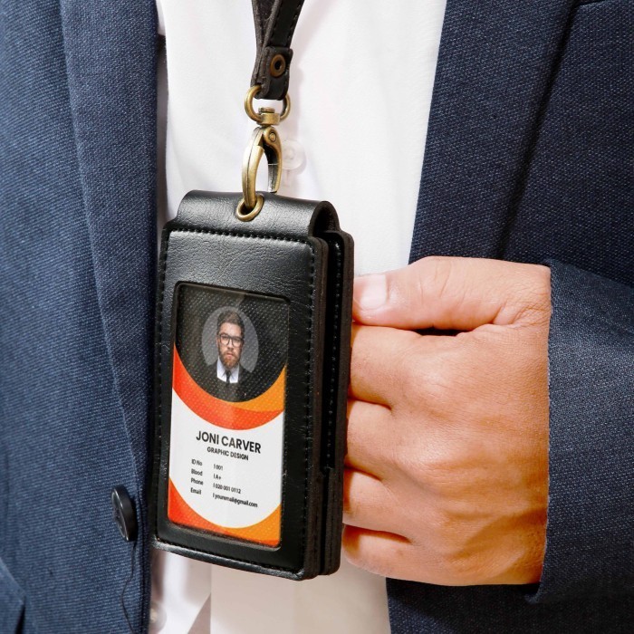 

ID Card Holder Magnet Name Tag Kulit Lanyard Kulit Magnet KARLWEB - Hitam, 1 MIKA DEPAN