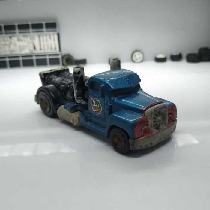 Hotwheels fantasy truck diecast loose junk  -OS45