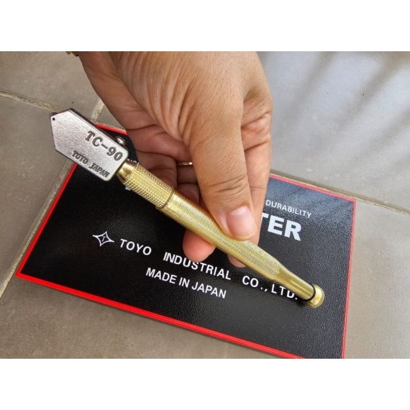 GN74RV TOYO TC 90 ORIGINAL LIMITED EDITION HANDLE BESI Alat potong kaca Tc 90  Oil glass cutter tc90