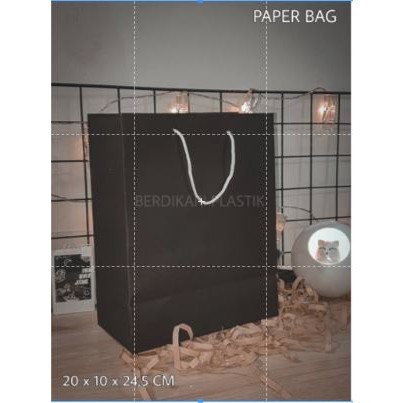 

Paper Bag / Tas Kertas Polos Warna Hitam Ukuran 20 x 10 x 24,5 CM R6