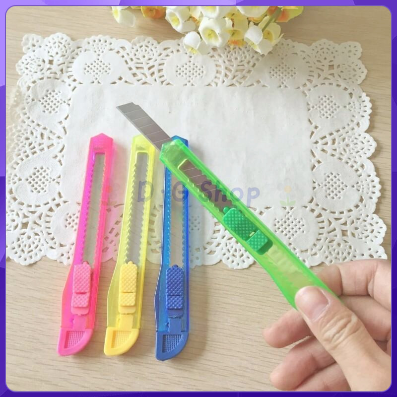 

D·GShop ⭐ Atk Kantor Gunting Mini Cutter Mini Aesthetic Pisau Kecil Tajam Cutter Sanrio Cuter Mini Cutter Pisau Plastik Kater Mini Cater Cutter Akrilik Kater