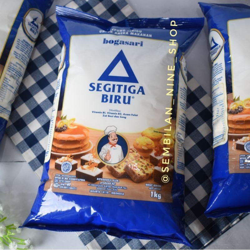 

Bogasari SEGITIGA BIRU Tepung Terigu Protein Sedang 1 KG