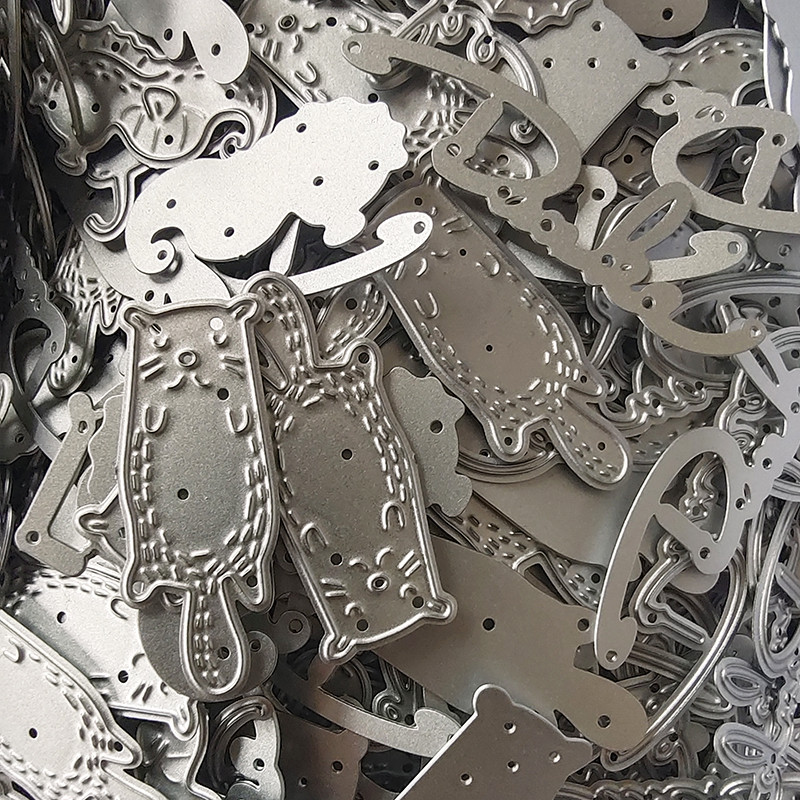

2023 New Randomly Selected Lucky Bags Small Animals Leaves Letters Flowers Metal Cutting Dies for Scrapbook Mystery Box Stencils