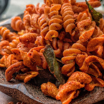 

top MAKARONI SPIRAL MACARONI SPIRAL RASA PEDES Daun jeruk Berat bersih 250 gr - Pedas daun jeruk