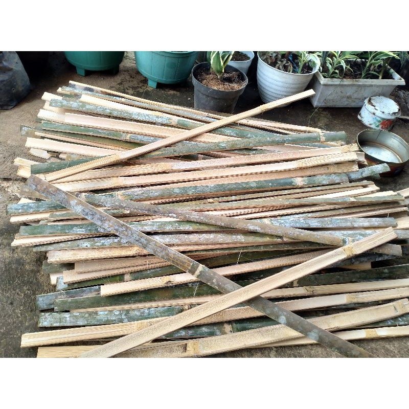 

BAMBU BILAH / BAMBU TAJIR / PENYANGGA TANAMAN / BAHAN BIKIN PAGAR BAMBU HIJAU / KUNING