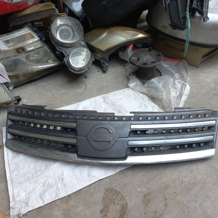 Grill Nissan livina L10 Original