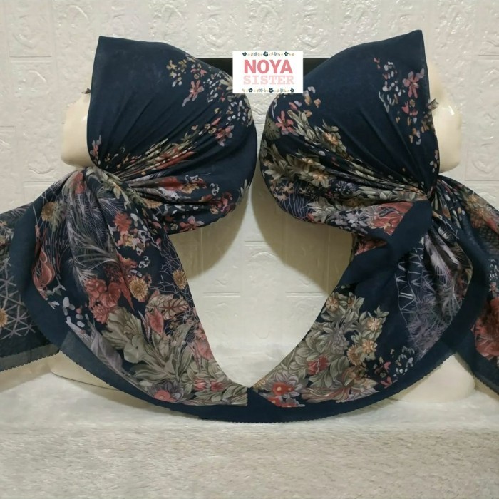 Hijab (Merlin) jilbab segiempat motif navy biru dongker voal premium