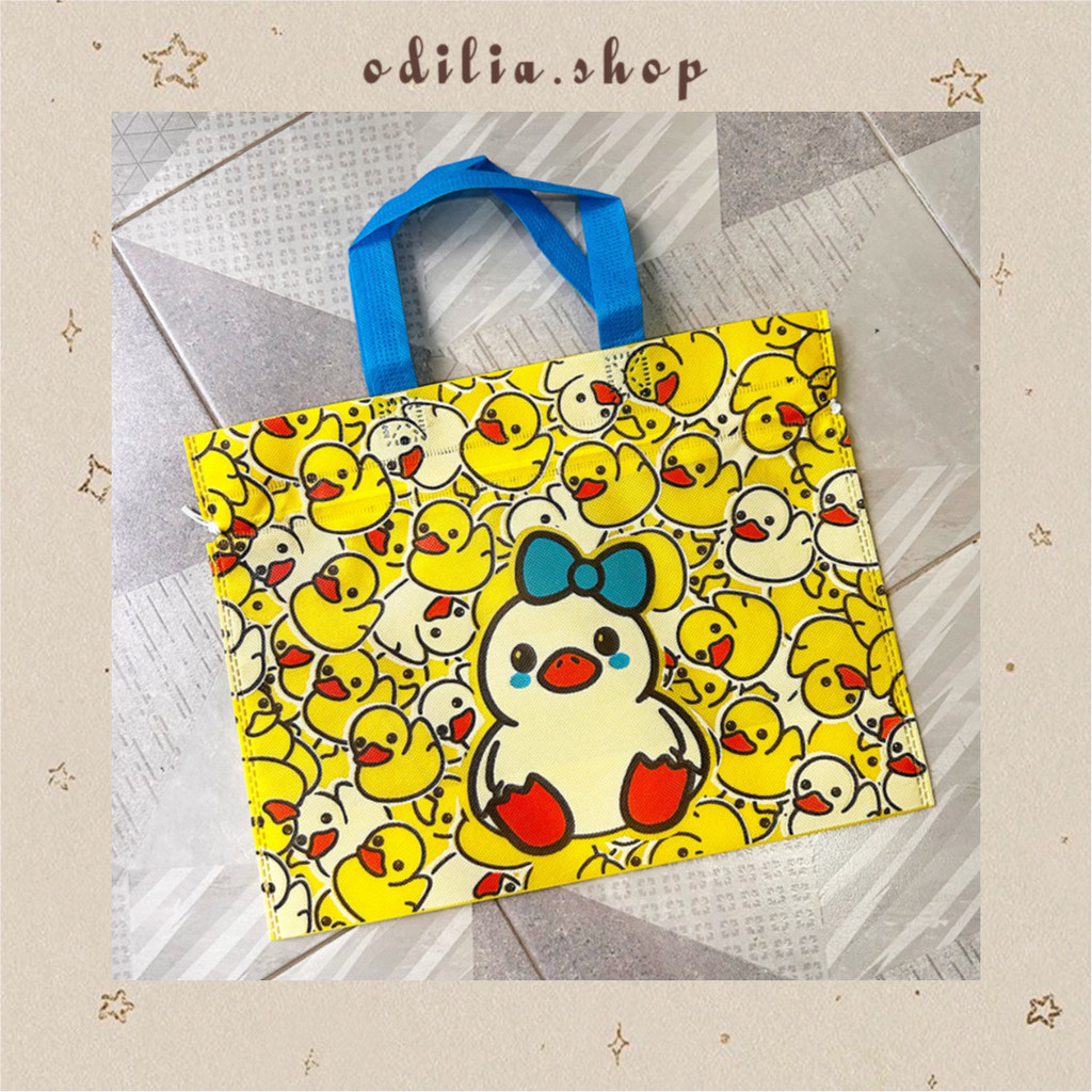 

Tas Serut Karakter Duck Ribbon Aesthetic Tas Box Nasi Bento Bebek Lucu Goodie Bag Birthday Spunbond Ultah Hadiah Kado Ulang Tahun Anak Bjb Banjar Banjarbaru Odilia.Shop