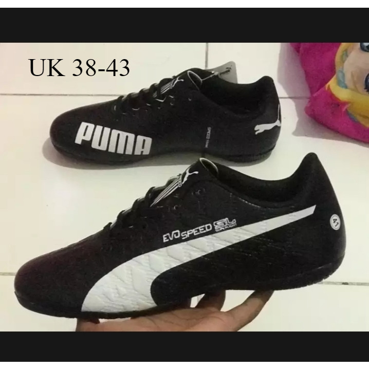 SEPATU FUTSAL PUMA HITAM PUTIH TERBARU//SEPATU FUTSAL PRIA TERMURAH//SEPATU FUTSAL BISA COD