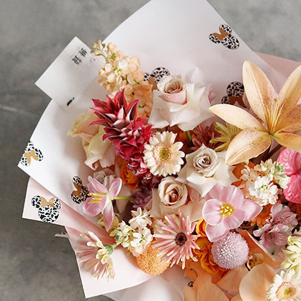 

Isi 20 LEMBAR Kertas Buket Bunga Motif Kartun Kertas Kado Flower Wrapping Cellophane KB101