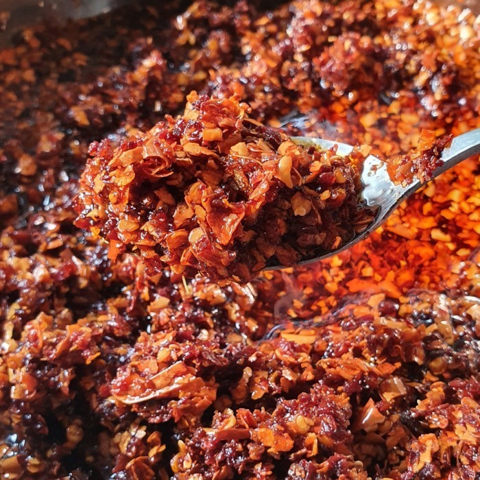 

Crisp Chili Oil - Crunchy and Crispy Chilli Oil by Millimala