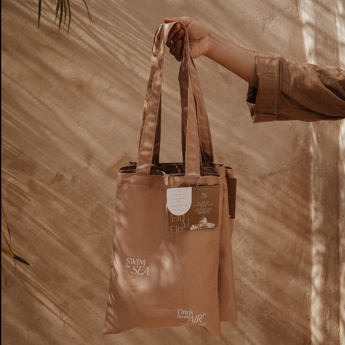 

(NEW) -KANAYA- Thegifthings parsel ramadan/ hampers lebaran parcel idul fitri - Khaki Sand