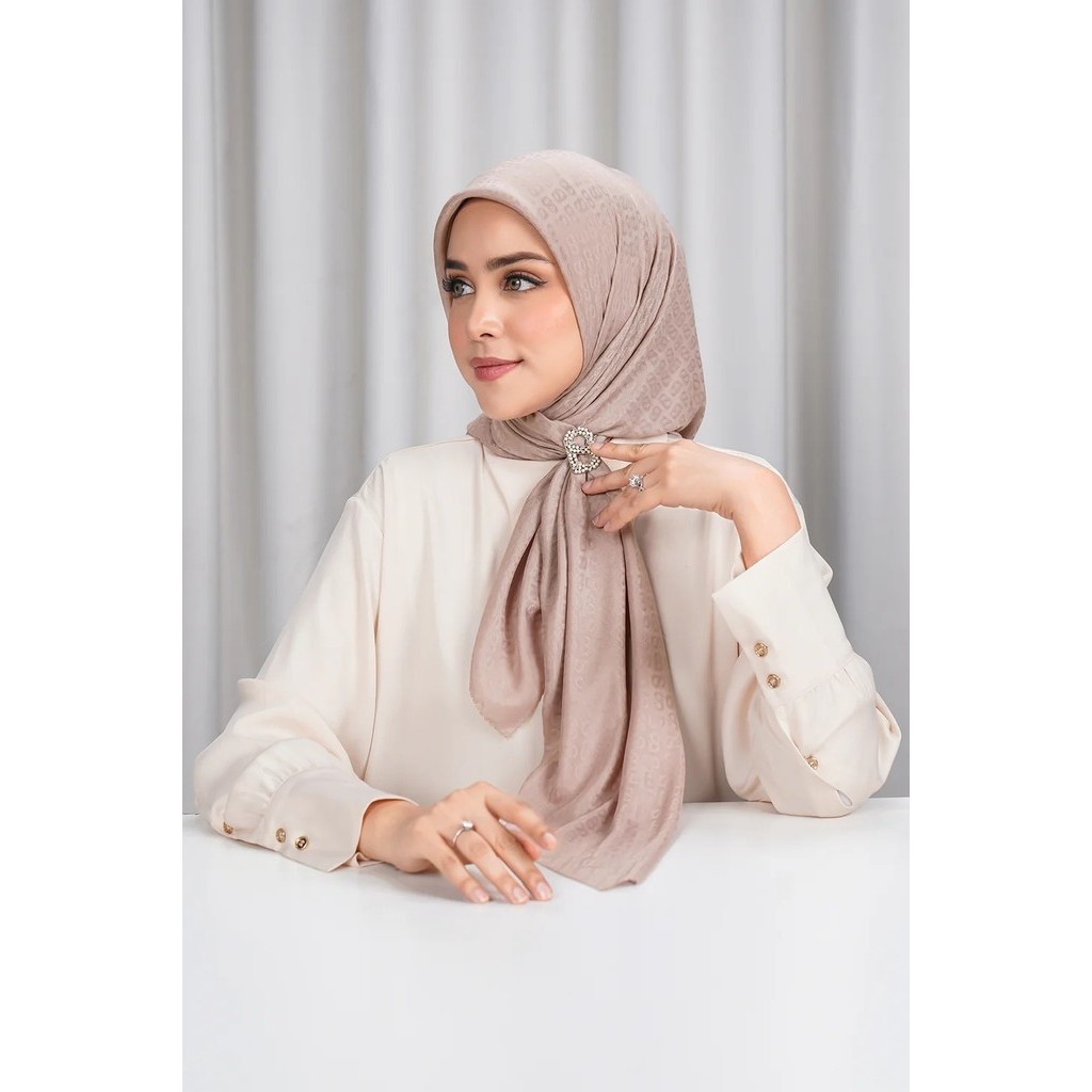 EVERYDAY TAPIS EMBOSSED 2.0 - BUTTONSCARVES