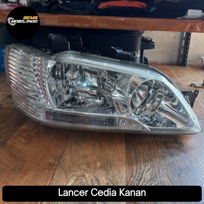 Headlamp Lampu Depan Mitsubishi Lancer Cedia RH original