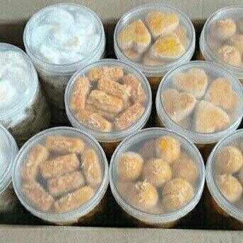 

Cemilan Enak - Kue Nastar Toples Tabung 600 ML