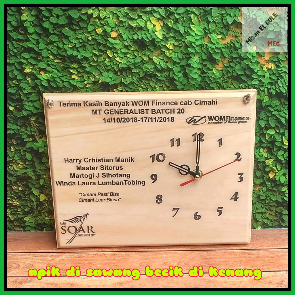 kenang kenangan unik jam gantung woodart
