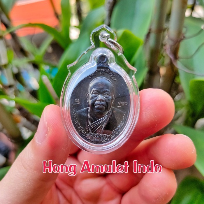 Amulet Kruba Apiwat Rian 5 Millionaire