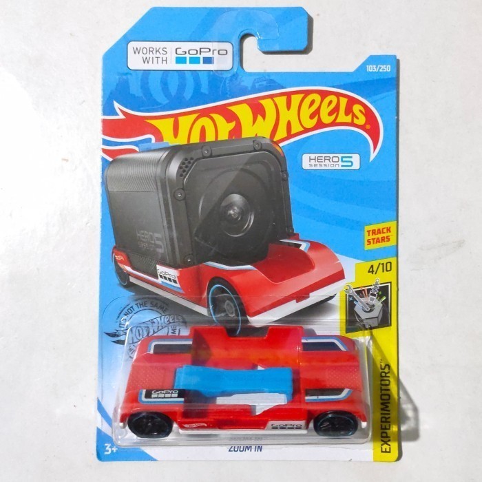 Hotwheels Zoom In Go Pro merah