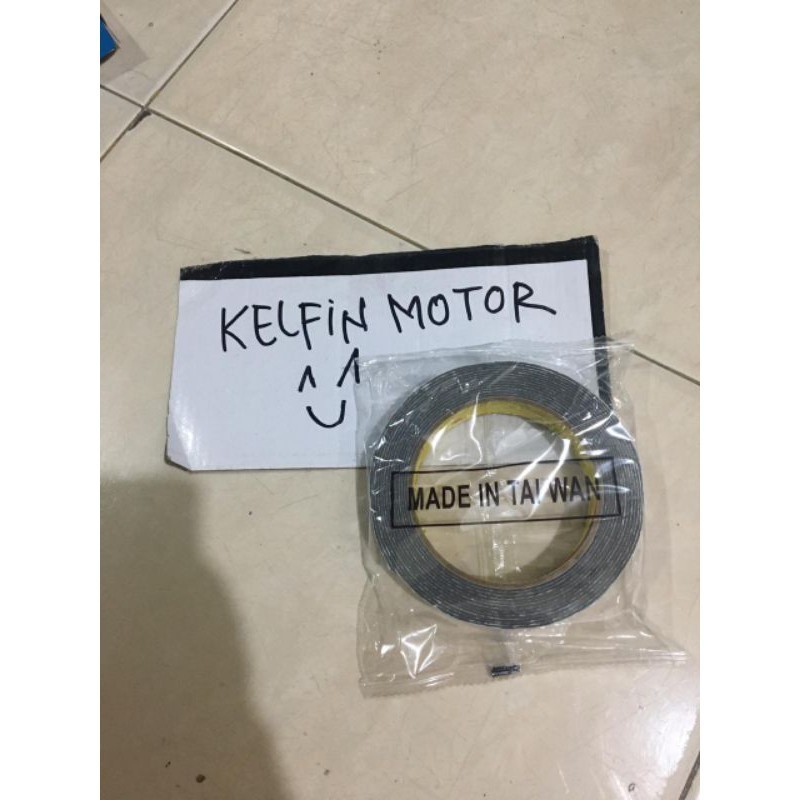 

DOUBLE TAPE PUTIH DOBEL TAPE DOBLE TAPE DABEL TEP TIP PEREKAT 2 SISI LAKBAN TEMPEL BARANG 2 SISI SUPER KUAT DAN ERAT PER ROLL