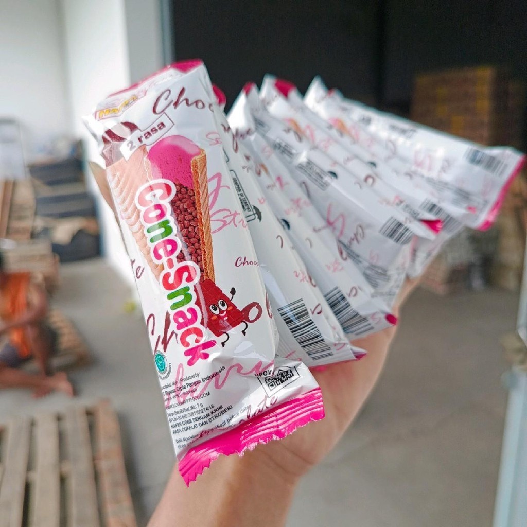 

Happy Cone Snack 1 Karton, Jajanan ES Cream Cone Untuk Anak-anak