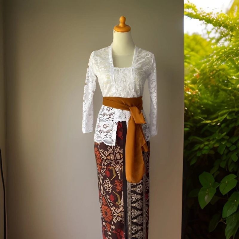 Kebaya Bali Modern Kutubaru Lengan Panjang