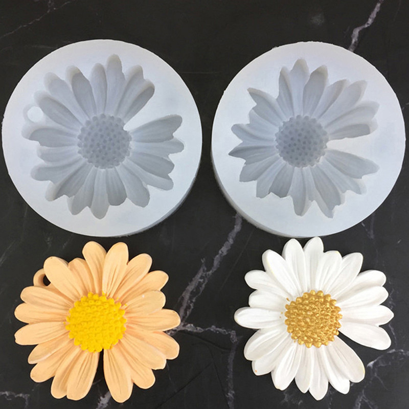 

Daisy Chamomile Flower Silicone Mold With Hole Car Aromatherapy Epoxy Handmade Soap Candle Mold DIY Decoration Candy Icing Mold