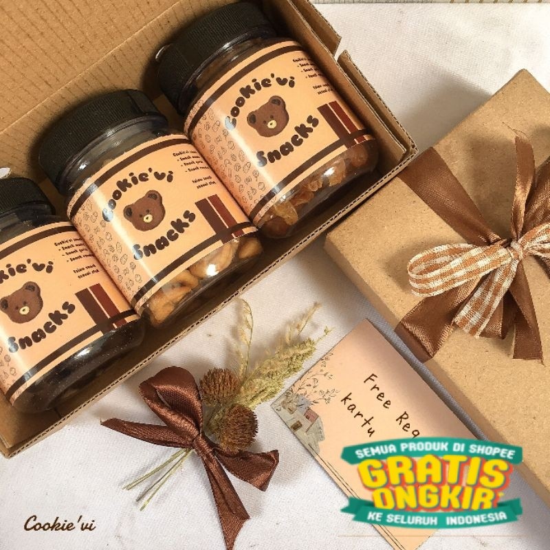 

Snack jar/ Hampers Snack / Set Snack box/ Hadiah lucu/ keluarga oleh oleh