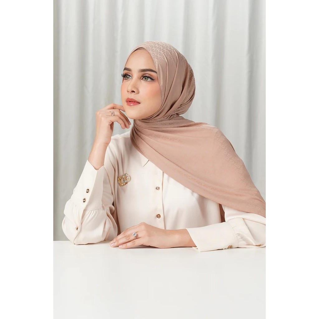 TAPIS SATIN JACQUARD SHAWL - BUTTONSCARVES