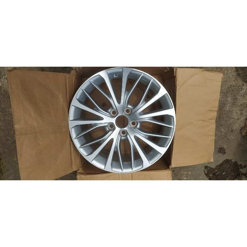 Velg Original/OEM Camry Hybrid R18
