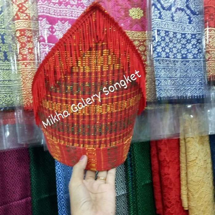 Topi Ulos Ragihotang Merah