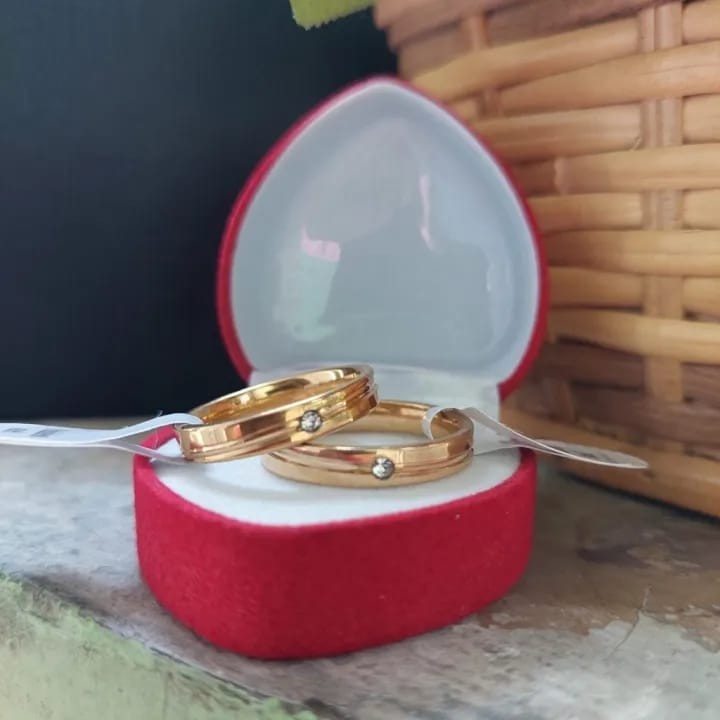 Cincin Couple TITANIUM Anti Karat Emas Gold Perhiasan tunangan Free Box LOVE