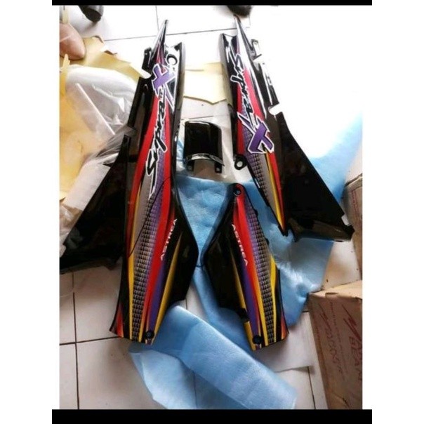 BODY SAMPING KANAN KIRI SUPRA X LAMA