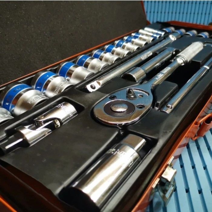 SOCKET SET 1/2" DR 8 - 32MM 24 PCS 6PT GATE GERMANY