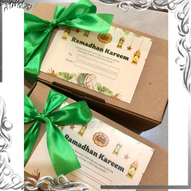 

HAMPERS/GIFT RAMADHAN LEBARAN IDUL FITRI / IED MUBARAK 2024 ISI 2 - ALMOND CRISPY CHEESE by @almondcrispy.id