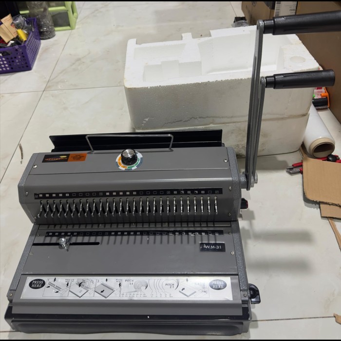 

Mesin Spiral Kawat Besar Lobang Kotak Ukuran F4 Kasih murah Saja