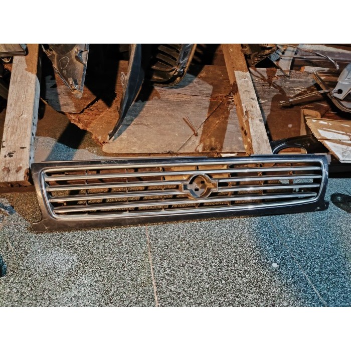 Grill Nissan Sunny Sentra B13