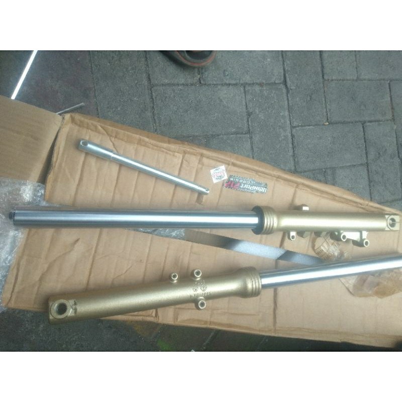 Bottem shock depan kawasaki ninja R botem set as ninja r import kwalitas original