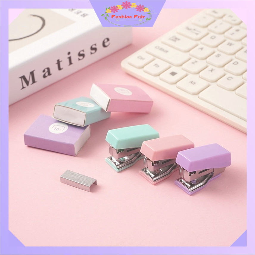 

FASHION FAIR S6104 Stapler Mini Set / Hekter Kecil Kemasan Box Unik / Set Staples Perlengkapan Kantor / Cute Mini Stapler Untuk Pelajar