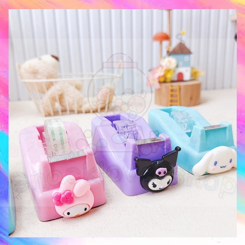 

Dispenser Isolasi Selotip Sanrio Unik Tempat Isolasi Tape Kuromi Cinnamonroll